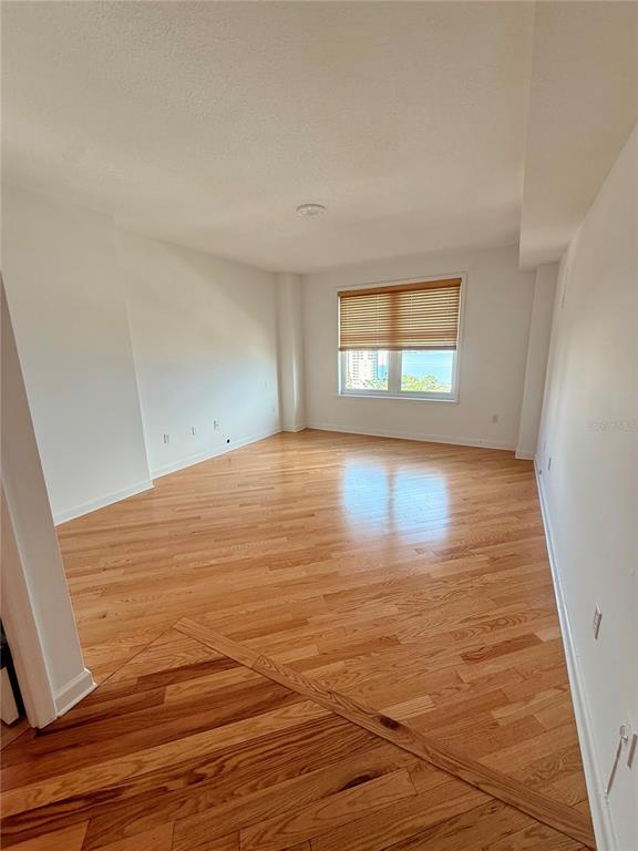 Building Photo - 750 N Tamiami Trl