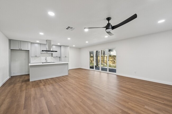 Building Photo - 14 Fiddleleaf Ct