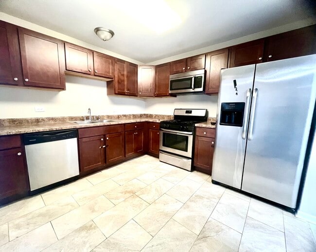 Building Photo - 248 Waverly Dr