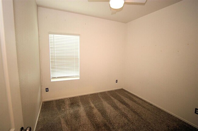 Building Photo - 299 Emerald Green Trail