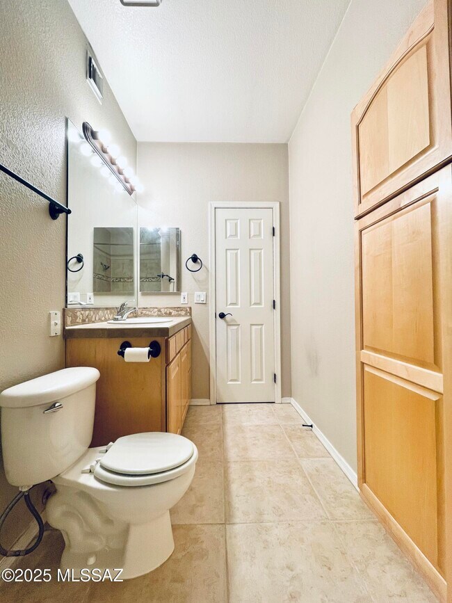 Building Photo - 1500 E Pusch Wilderness Dr