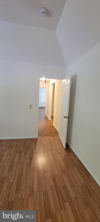 Building Photo - 2401 N Lakeshore Dr