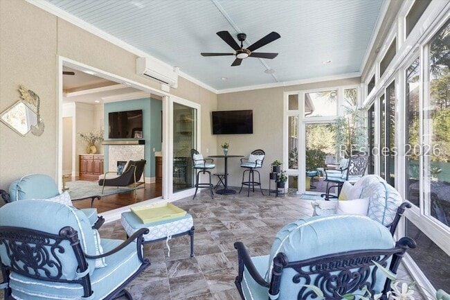 Building Photo - 165 Topside E