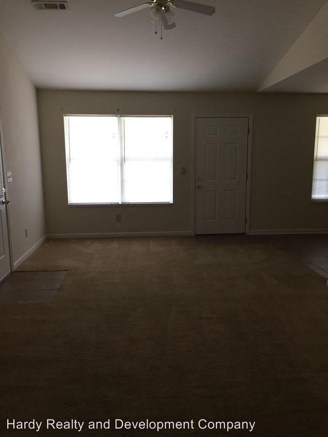 Building Photo - 21-23 Dempsey Rd NE