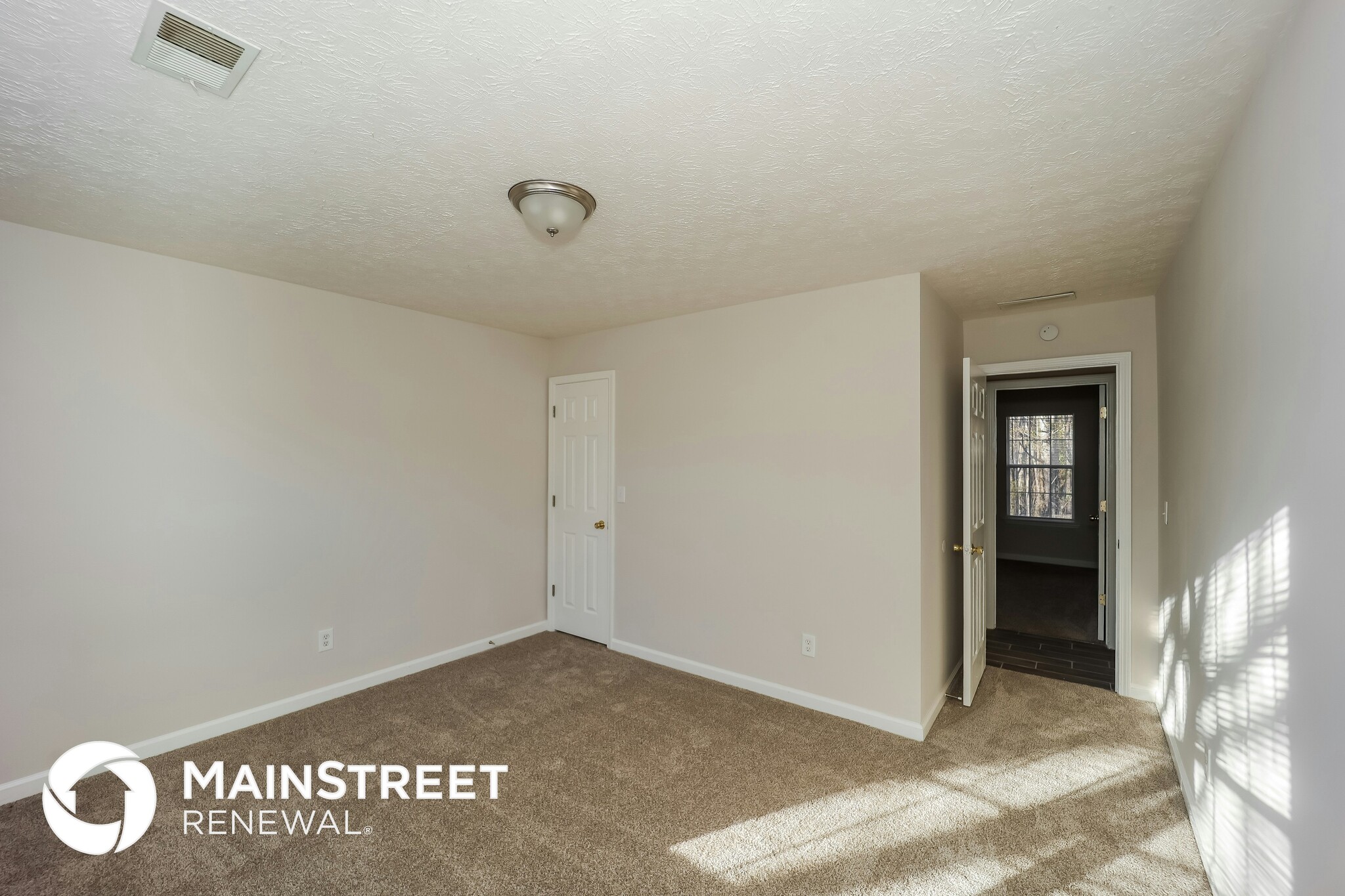 Building Photo - 241 Fern Ct