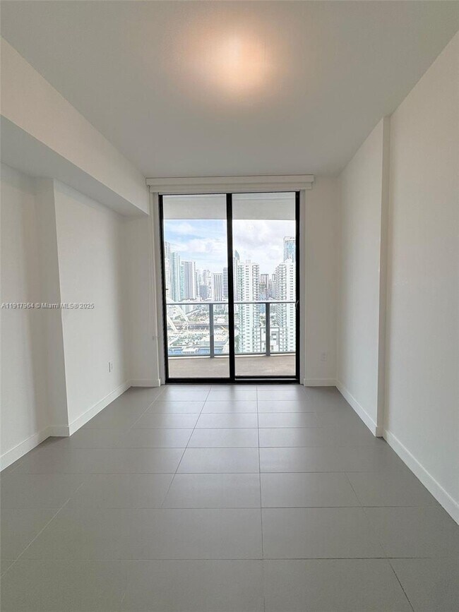 Building Photo - 1600 NE 1st Ave