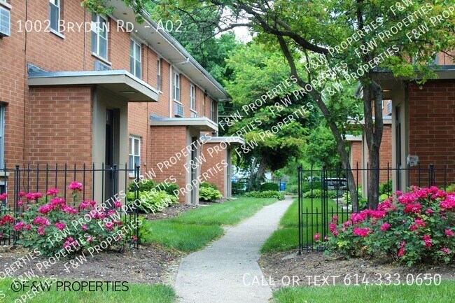 Building Photo - 1002 Bryden Rd
