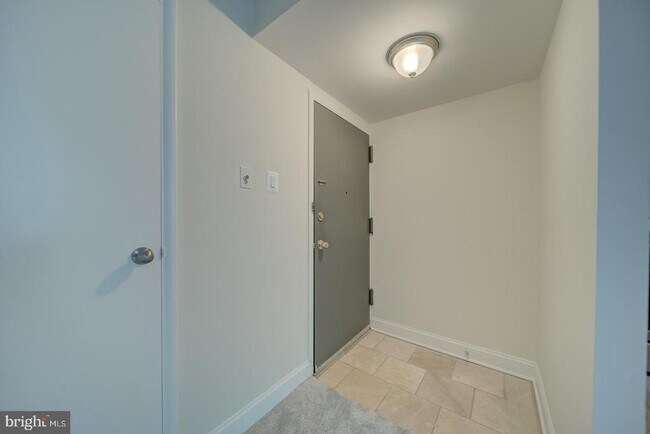 Building Photo - 515 N Armistead St
