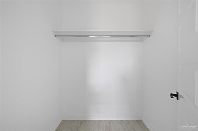 Building Photo - 32 Zimmerius Ave