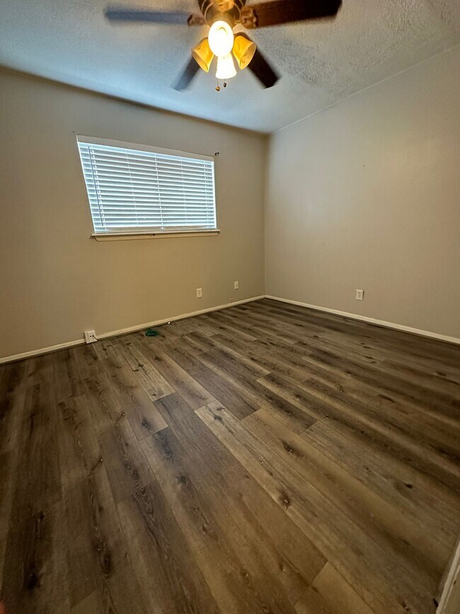 Building Photo - 7305 S Gessner Rd