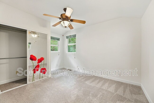 Building Photo - 245 Blue Ridge Dr