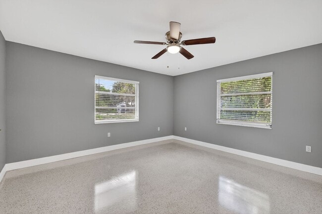 Building Photo - Fully Renovated Canal-Front Home on the Harris Chain of Lakes!