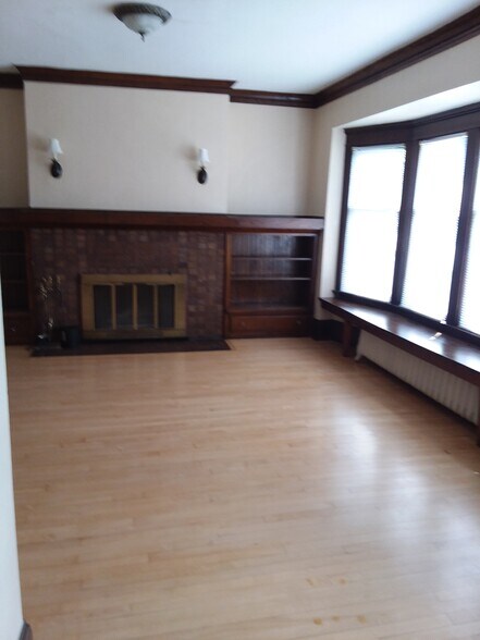 Building Photo - 3408 N Downer Ave