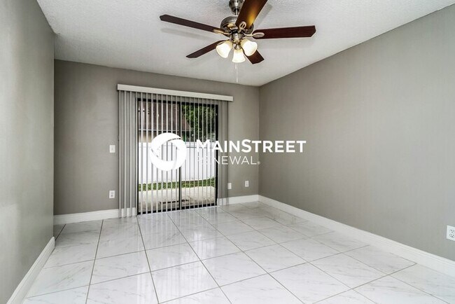 Building Photo - 3 Bedroom Pet-Friendly Home in APOPKA, FL with Main Street Renewal