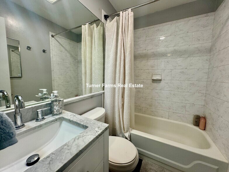 Building Photo - 469 Massachusetts Ave