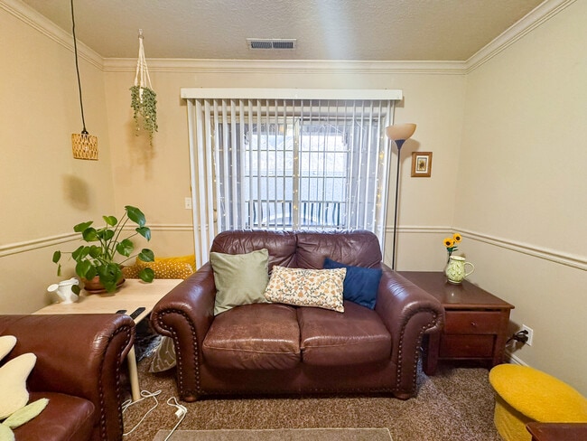 Building Photo - 1080 E 450 N