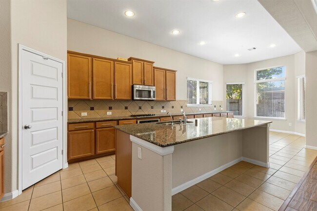 Building Photo - 22023 Flashing Ridge