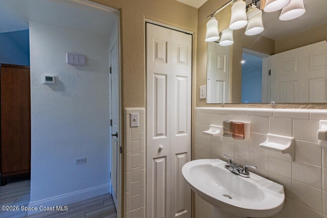 Building Photo - 177 Woodland Dr