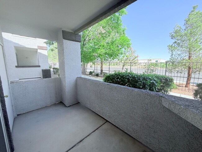 Building Photo - Lower than comps Tuscano condo