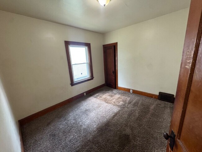 Building Photo - 3591 E 108th St