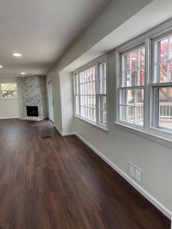 Building Photo - 320 University Blvd E