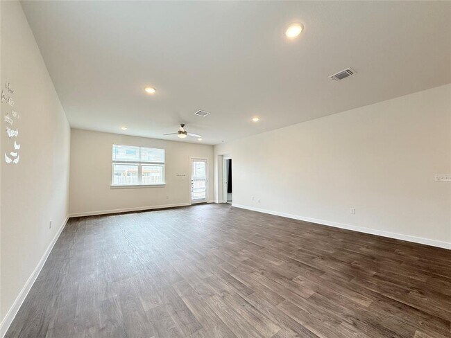 Building Photo - 3013 Louris Ln