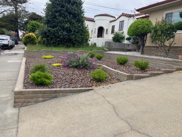 Building Photo - 639 Belden St