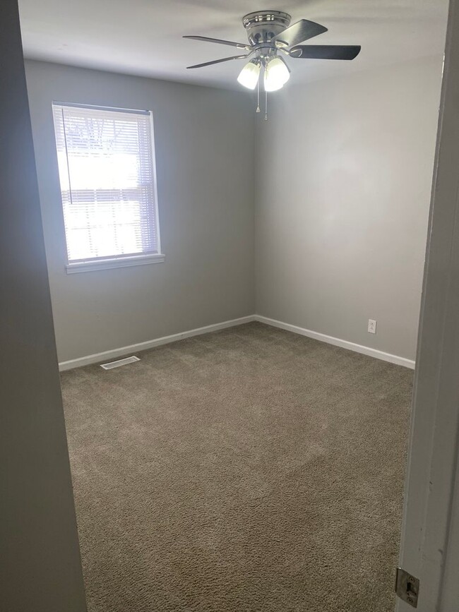 Building Photo - Single Family Home