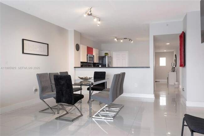 Building Photo - 17050 N Bay Rd