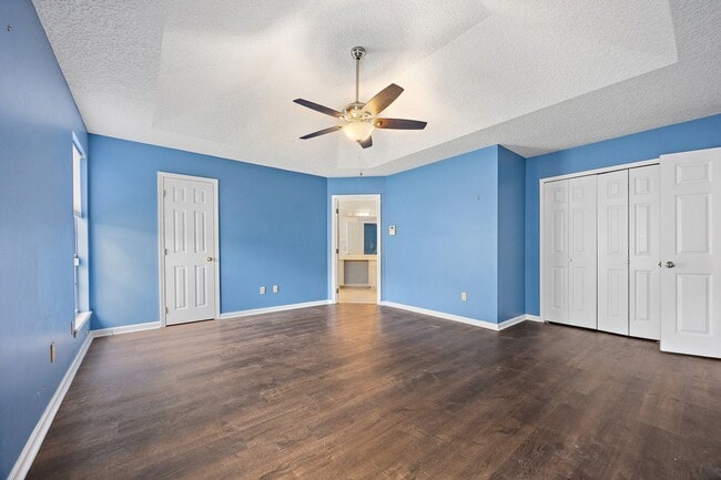 Building Photo - Gorgeous All-Brick San Jose Home!