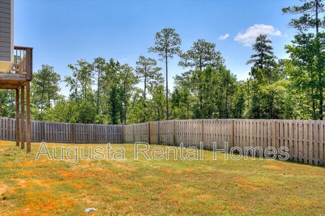 Building Photo - 560 Post Oak Ln