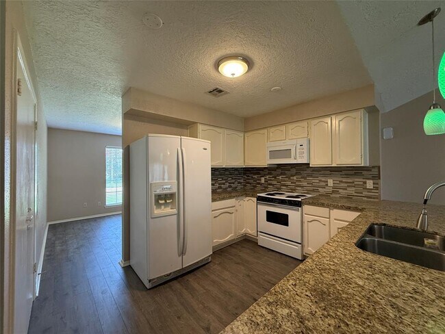 Building Photo - 19631 San Gabriel Dr