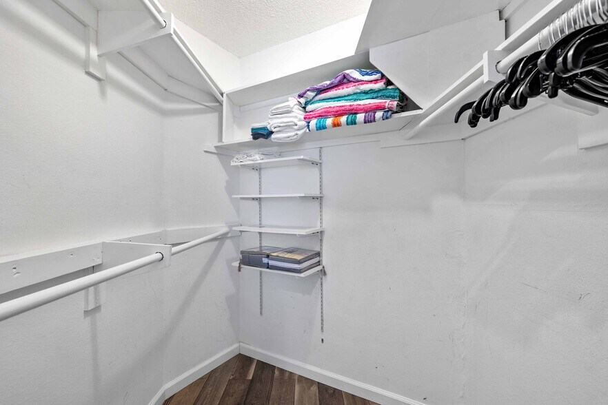 Building Photo - 640 The Village