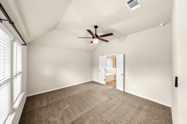 Building Photo - Greenbelt - Cul De Sac - Oversized Homesite