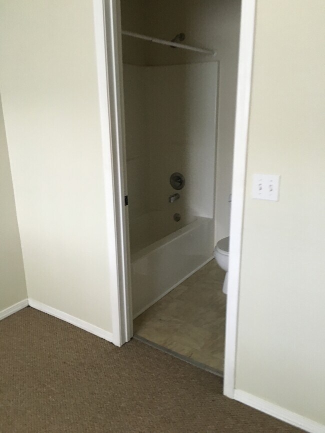Bath Upstairs in master bedroom Suite - 4711 S Puget Sound Ave