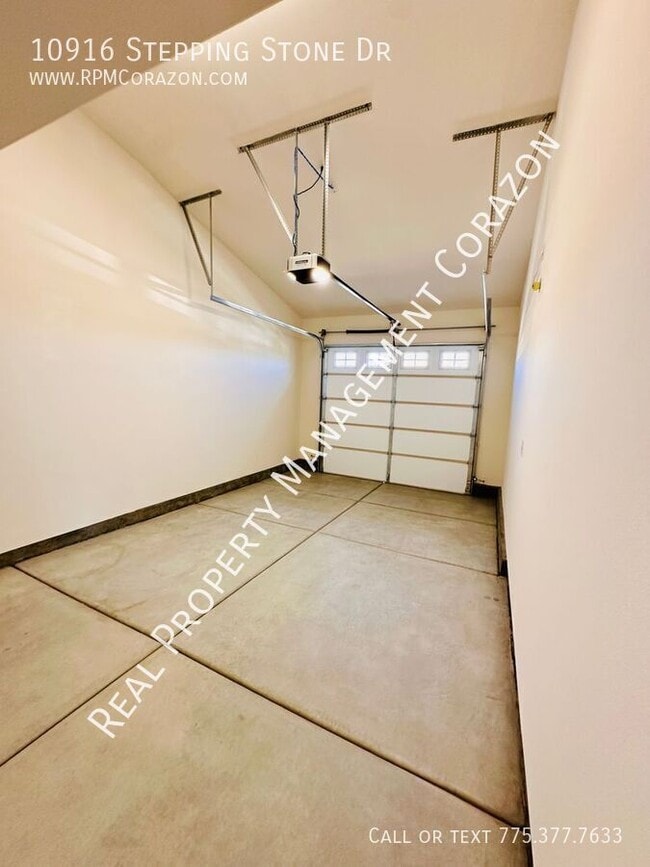 Building Photo - 10916 Stepping Stone Dr