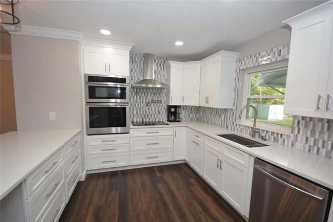 Building Photo - 3006 Vine St