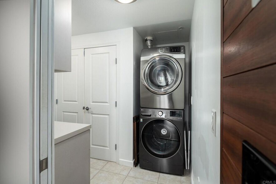 Building Photo - 1431 Pacific Hwy