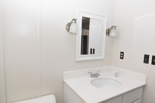 Building Photo - Spacious & Updated Double-Wide Home on a L...