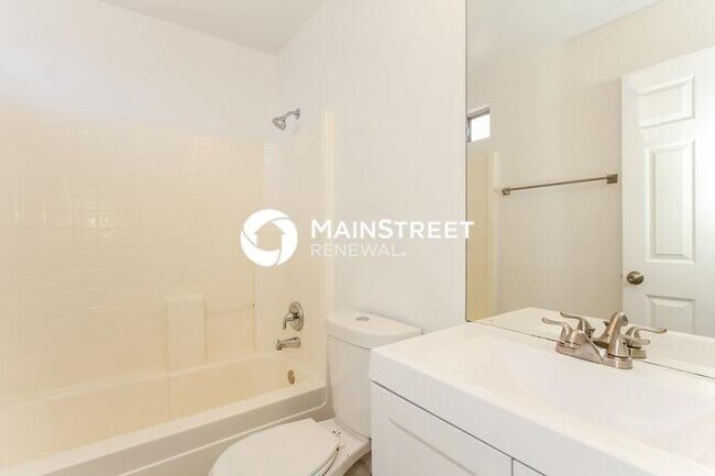 Building Photo - 3 Bedroom Pet-Friendly Home in Phoenix, AZ with Main Street Renewal