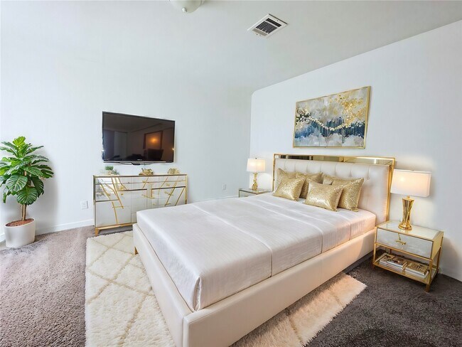 Building Photo - 3202 La Quinta Dr