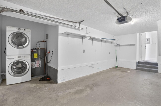 Building Photo - 5230 Woodruff Ln