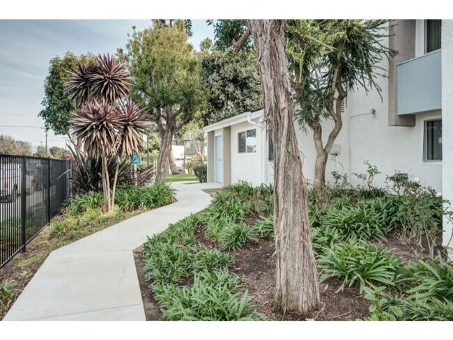 Building Photo - Costa Mesa Family Village