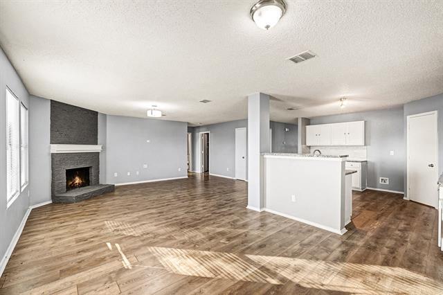 Building Photo - 2256 White Oak Dr