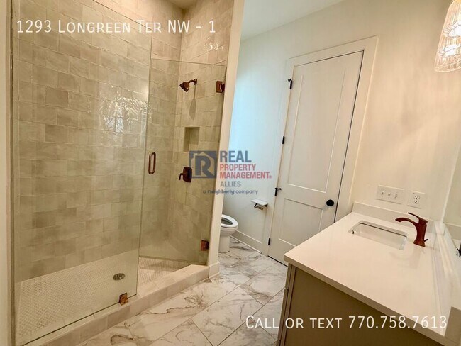 Building Photo - 1293 Longreen Ter NW