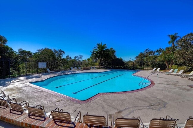 Building Photo - Upgraded, 2BD/2BA in Park Place: 1 Car Gar...