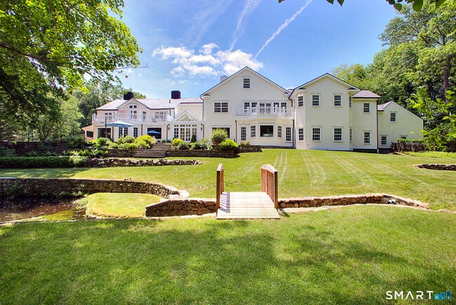 Building Photo - 637 Valley Rd