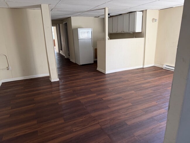 Building Photo - 215 Adams St