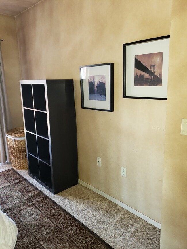 Building Photo - 2 Bedrooms, 2 Baths Executive