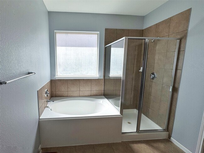 Building Photo - 1050 Forest Haven Ct